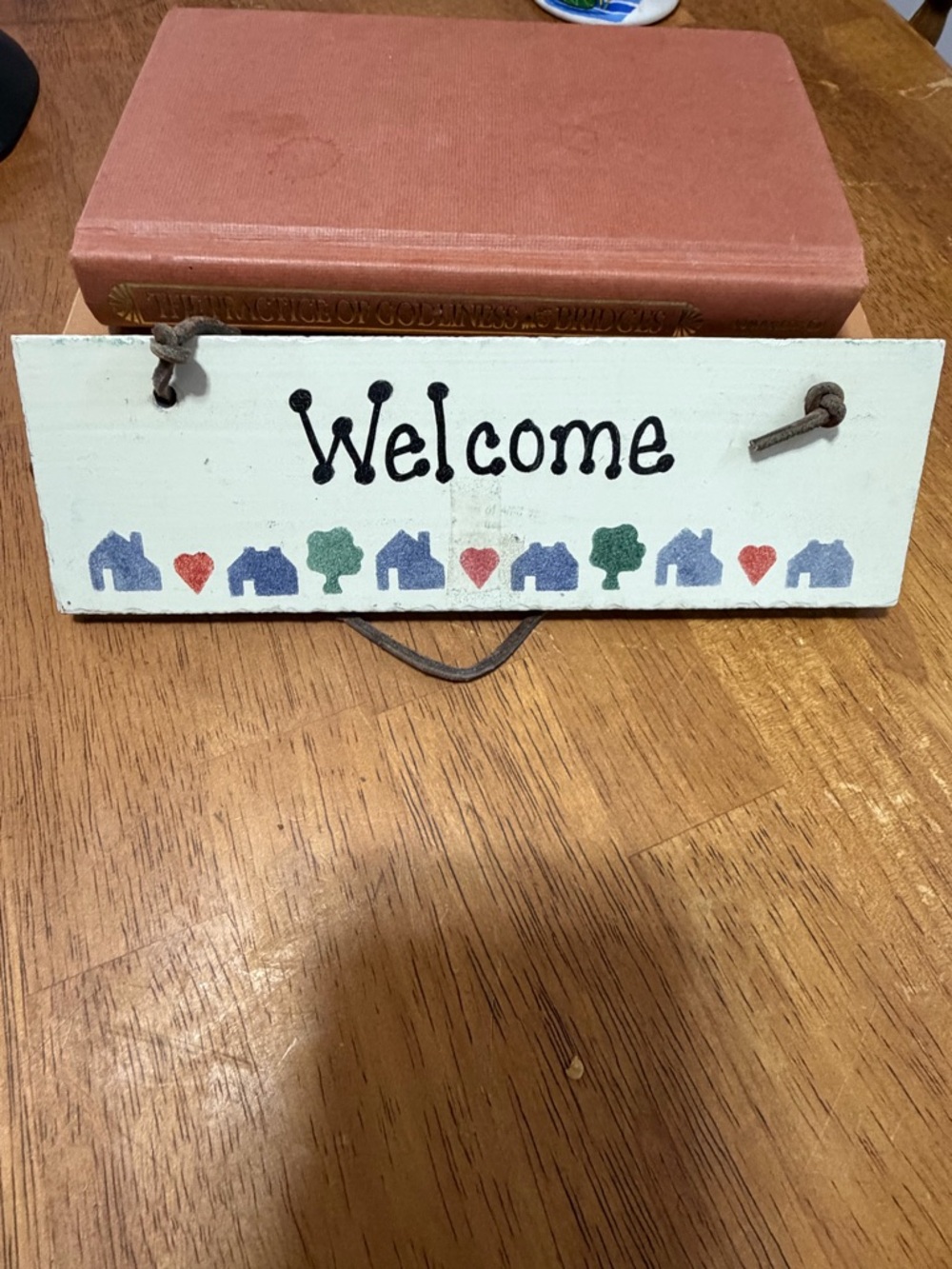 Welcome concrete Wall Sign - White with Blue, Green & Red Accents